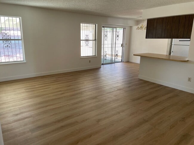Building Photo - 3 bedroom home in Summerlin North