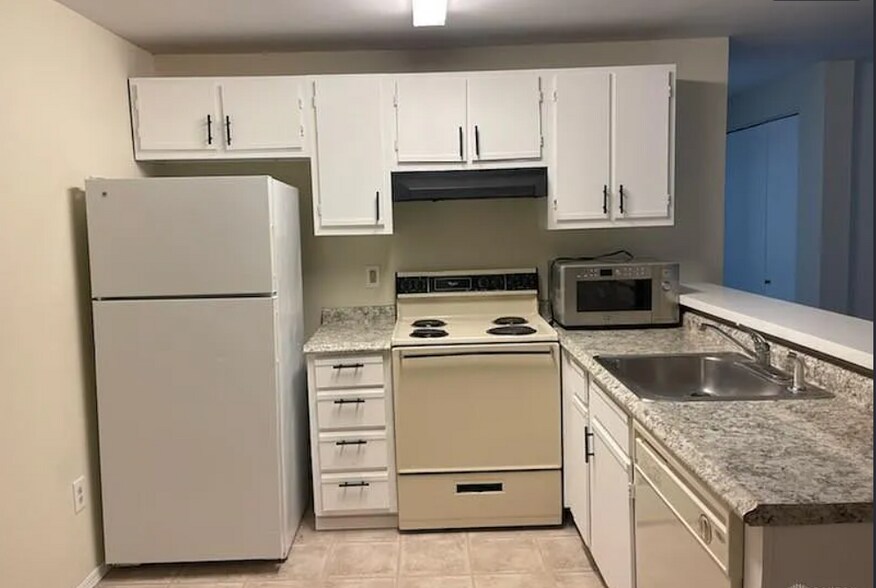 Building Photo - 2213 Cinnabar Pl