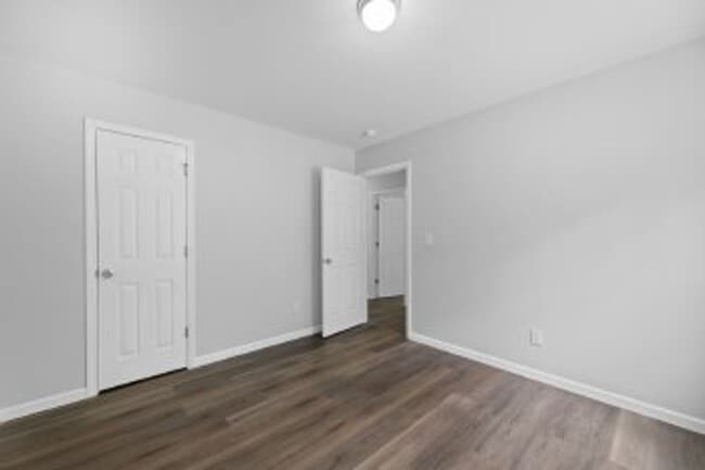 Building Photo - 629 Walnut Dr