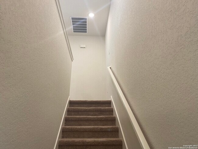 Building Photo - 10312 Lynwood Crk