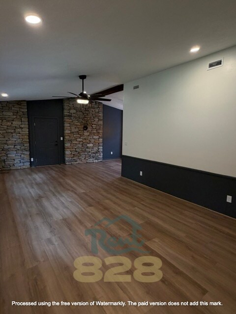 Building Photo - 609 Pineland Rd