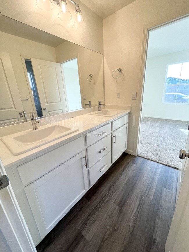 Building Photo - 356 Halisan Ct