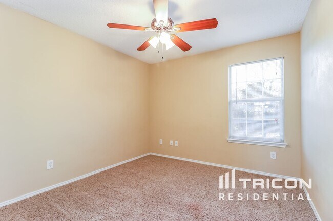 Building Photo - 2432 Big Spring Dr