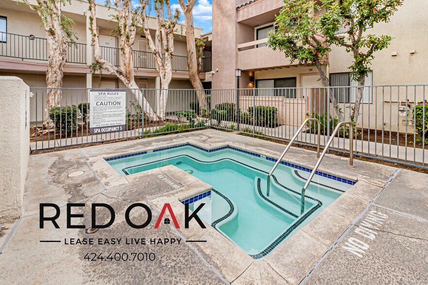 Building Photo - 7810 Topanga Canyon Blvd