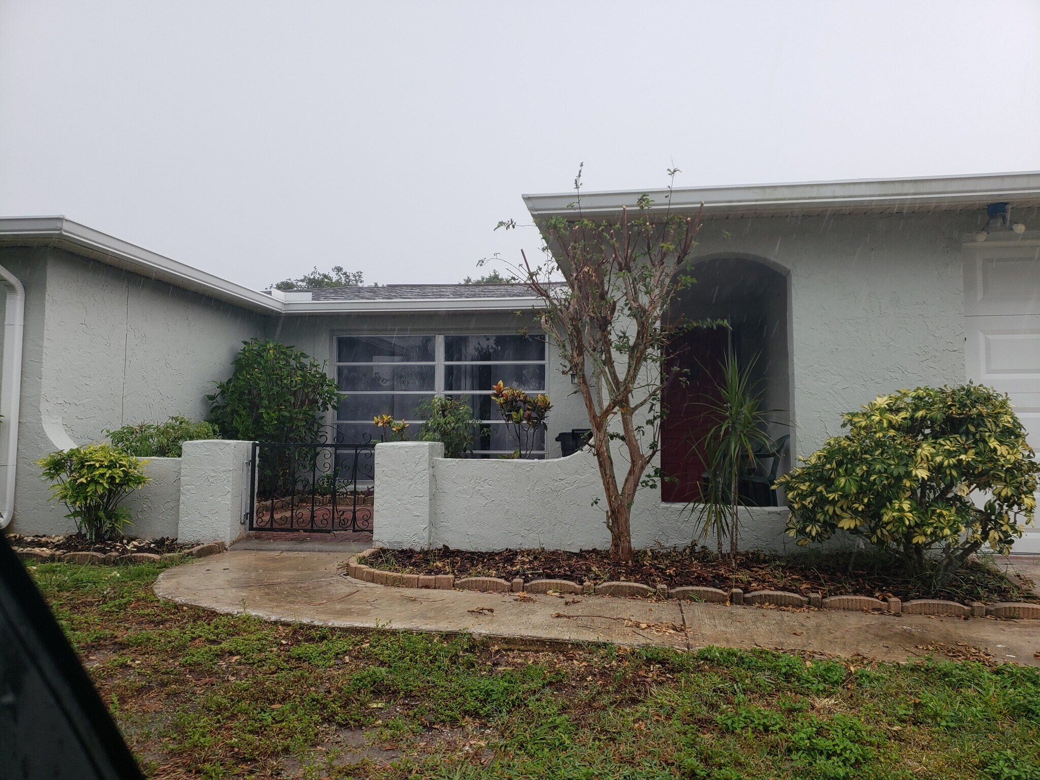 Building Photo - 10030 Glen Moor Ln