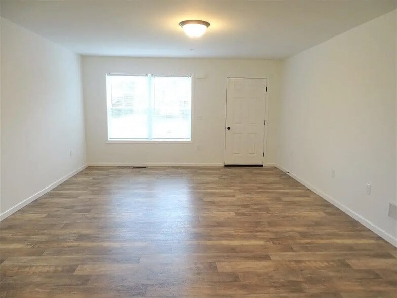 Building Photo - 434 Masonic Dr