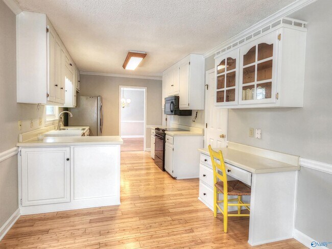 Building Photo - 120 Silver Creek Cir