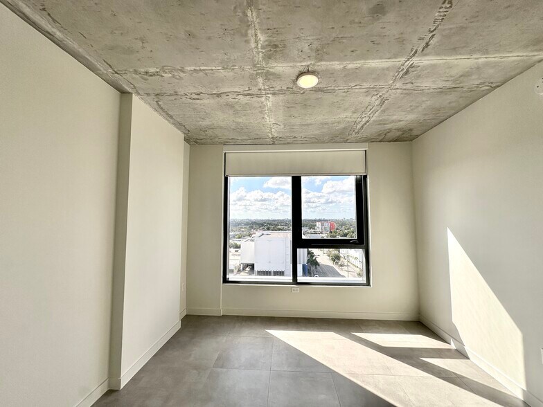 Building Photo - 321 NW 31st St