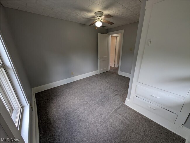 Building Photo - 486 Needham Ave