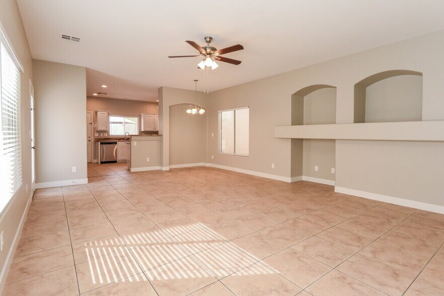 Building Photo - 8911 Deep Ridge Ct