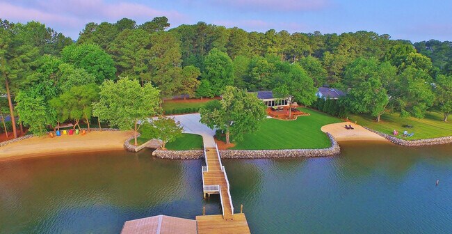 Building Photo - 643 Isle of Pines Rd