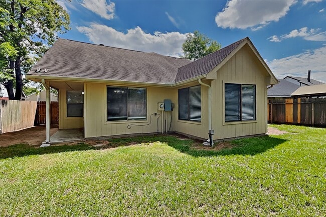 Building Photo - 7323 Livery Ln