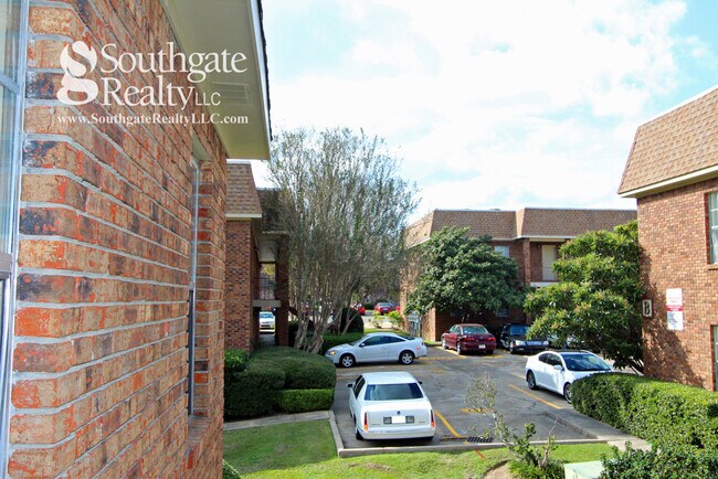 Building Photo - Hardy Manor Apartment Homes