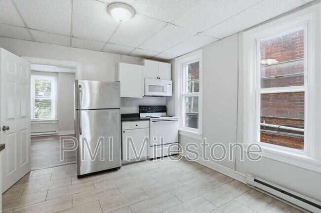 Building Photo - 207 N Mulberry St