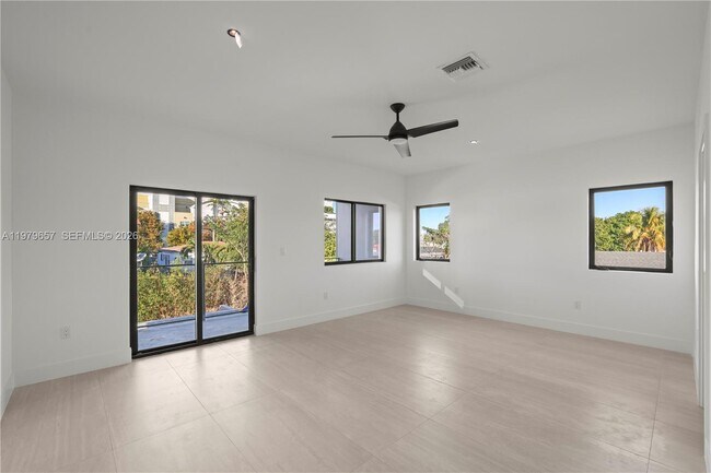 Building Photo - 3187 SW 23rd St