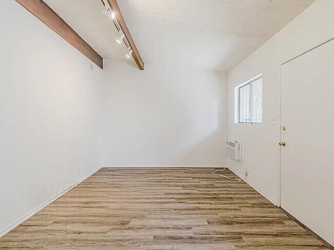 Building Photo - 128 Normandie Ave