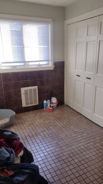 Building Photo - 125 Maplewood Ave