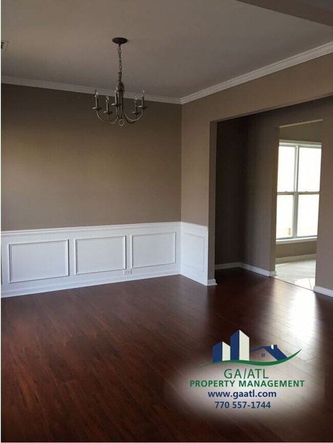 Building Photo - Large 4-bedroom house in the SECKINGER clu...