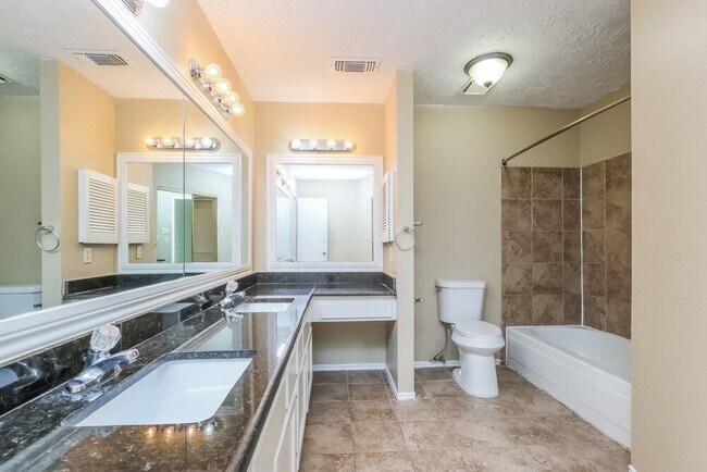 Building Photo - 20030 River Brook Dr