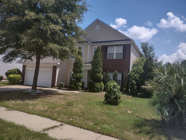 Building Photo - ****MOVE IN SPECIAL****Two Story, Five Bed...