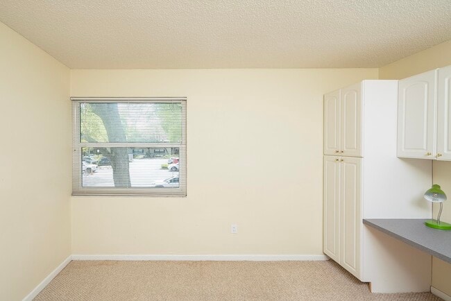 Building Photo - 22 Veronese Ct