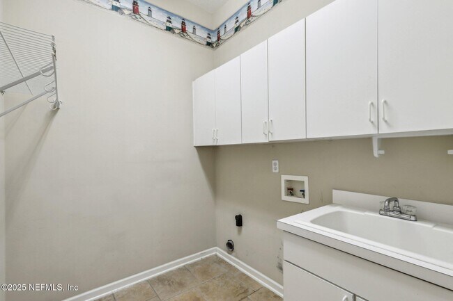 Building Photo - 2260 Harbor Lake Dr