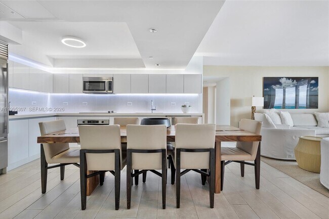 Building Photo - 102 24th St