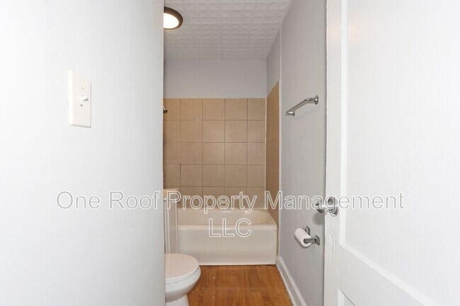 Building Photo - 3225 E 8th St