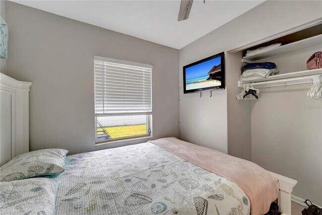 Building Photo - 551 Lindley Terrace