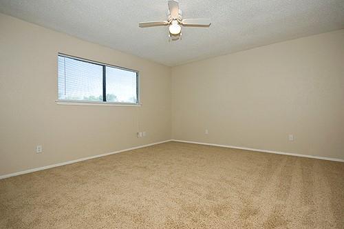 Building Photo - 5309 Maple Ct