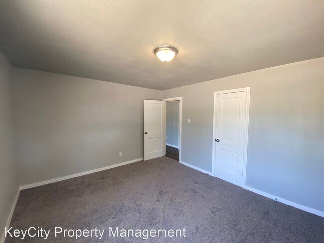 Building Photo - 3 br, 1 bath House - 1433 N Mockingbird Ln