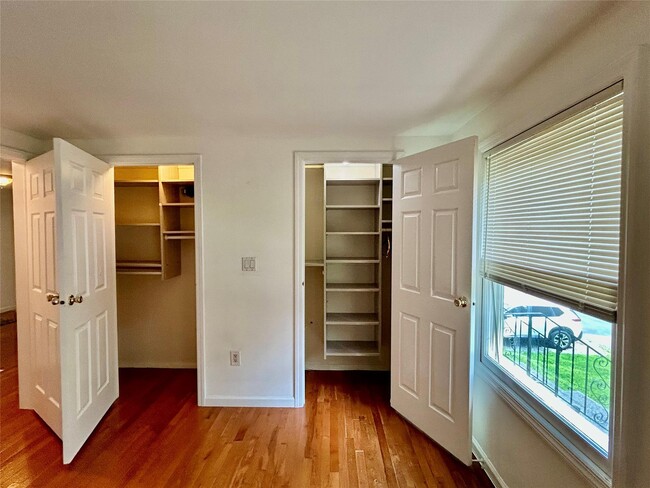 Building Photo - 15 Quogue Rd