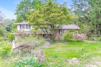Building Photo - Spacious 3-Bedroom 2 Bath Home
