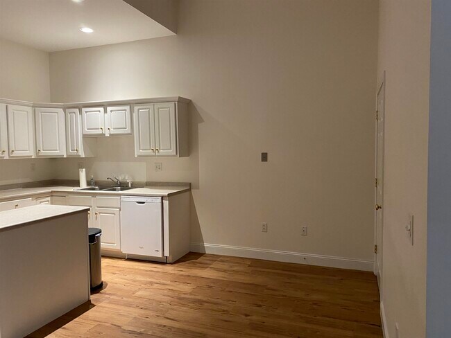 Building Photo - 59 Cluff Rd