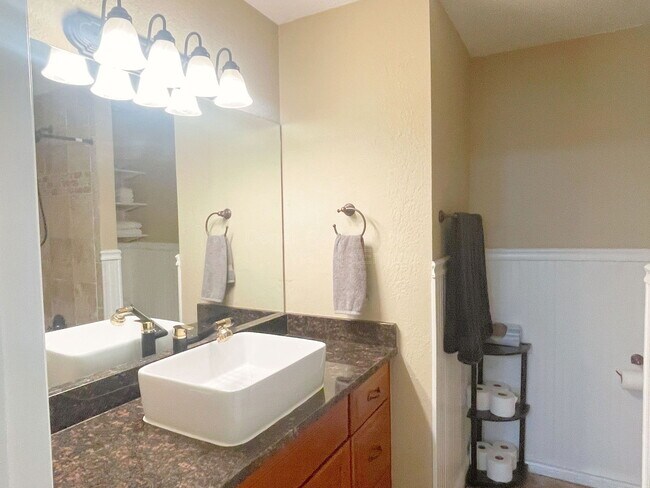 Building Photo - 101 N 7th St