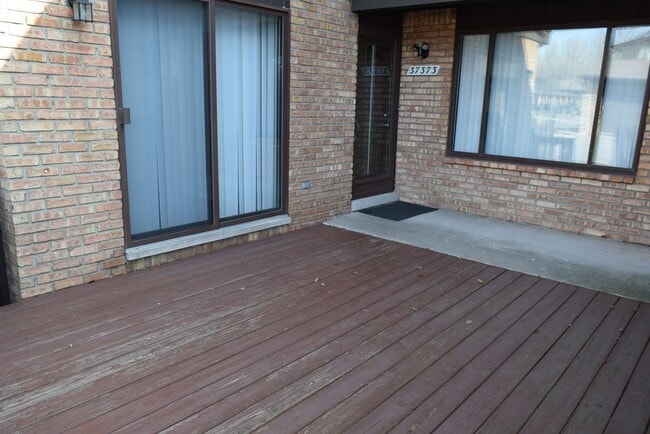 Building Photo - Updated 2-Bedroom Condo with Finished Basement, Garage, Pool, Tennis, Clubhouse