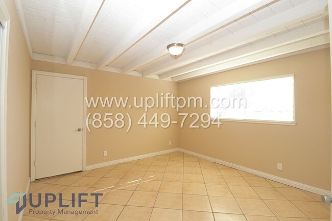 Building Photo - 4 Bedroom 2 Bath Home In Oceanside With Bonus Room ** Move In Special $300 Off First Month's Rent**