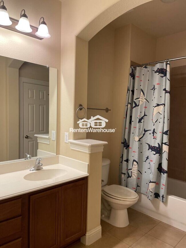Building Photo - Very nice 3 bed Townhome in Plano!