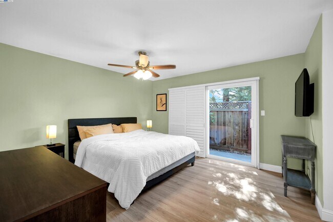 Building Photo - 55 Normandy Ln