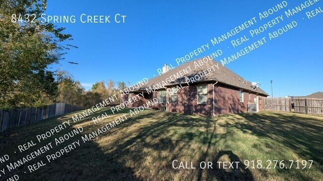 Building Photo - 8432 Spring Creek Ct