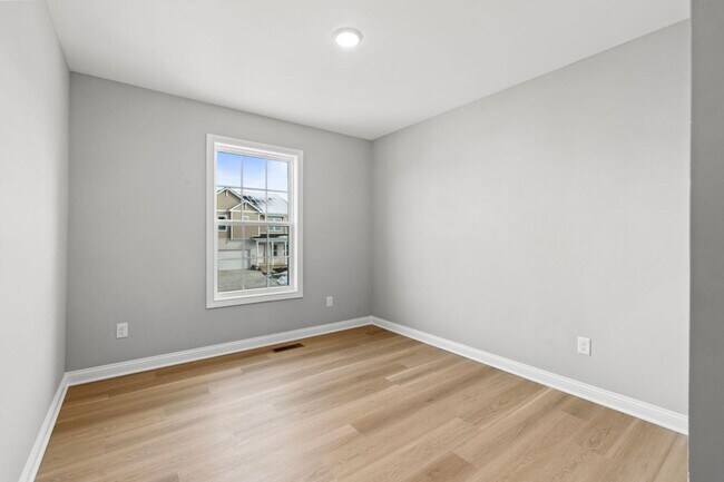 Building Photo - 113 Lambert Fld