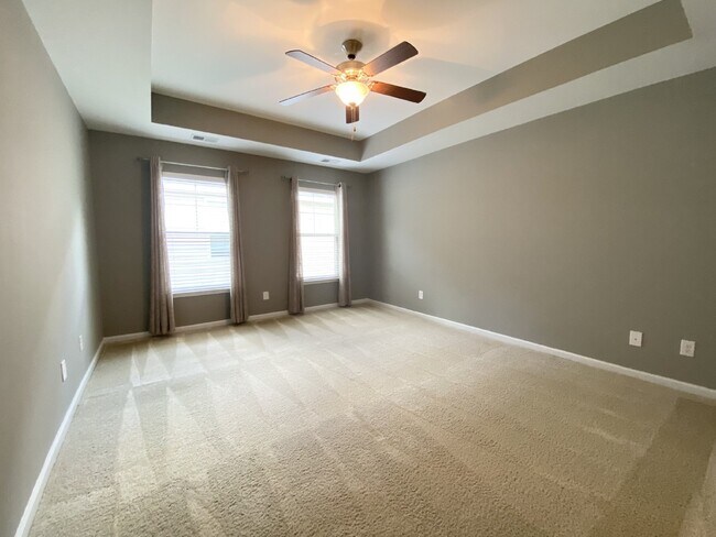 Building Photo - Spacious Home on a Corner Lot in Heritage ...