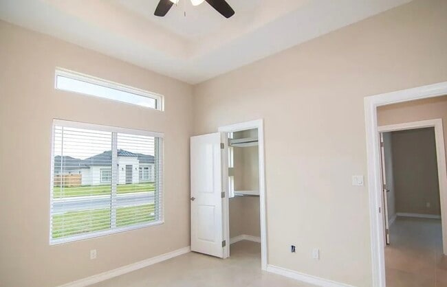 Building Photo - 5439 Barbwire Ln