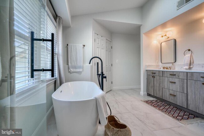 Building Photo - 14235 Masterpiece Ln