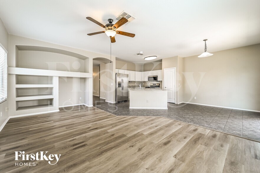 Building Photo - 14251 W Crocus Dr