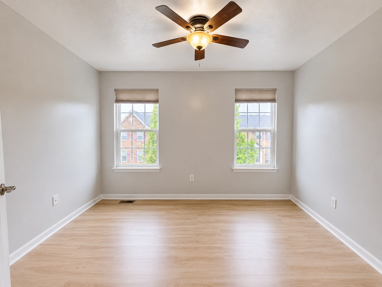 Building Photo - 1502 Pointe View Dr