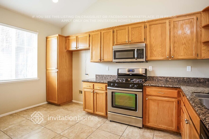 Building Photo - 2547 Foghorn Way
