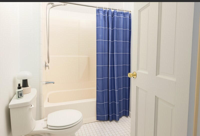 Building Photo - 18 Greylock Rd