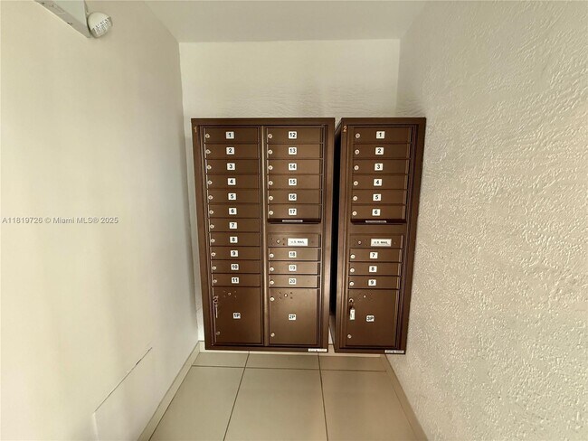 Building Photo - 4700 NW 84th Ave