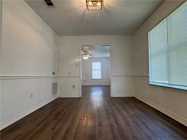 Building Photo - 3080 Beth Ct